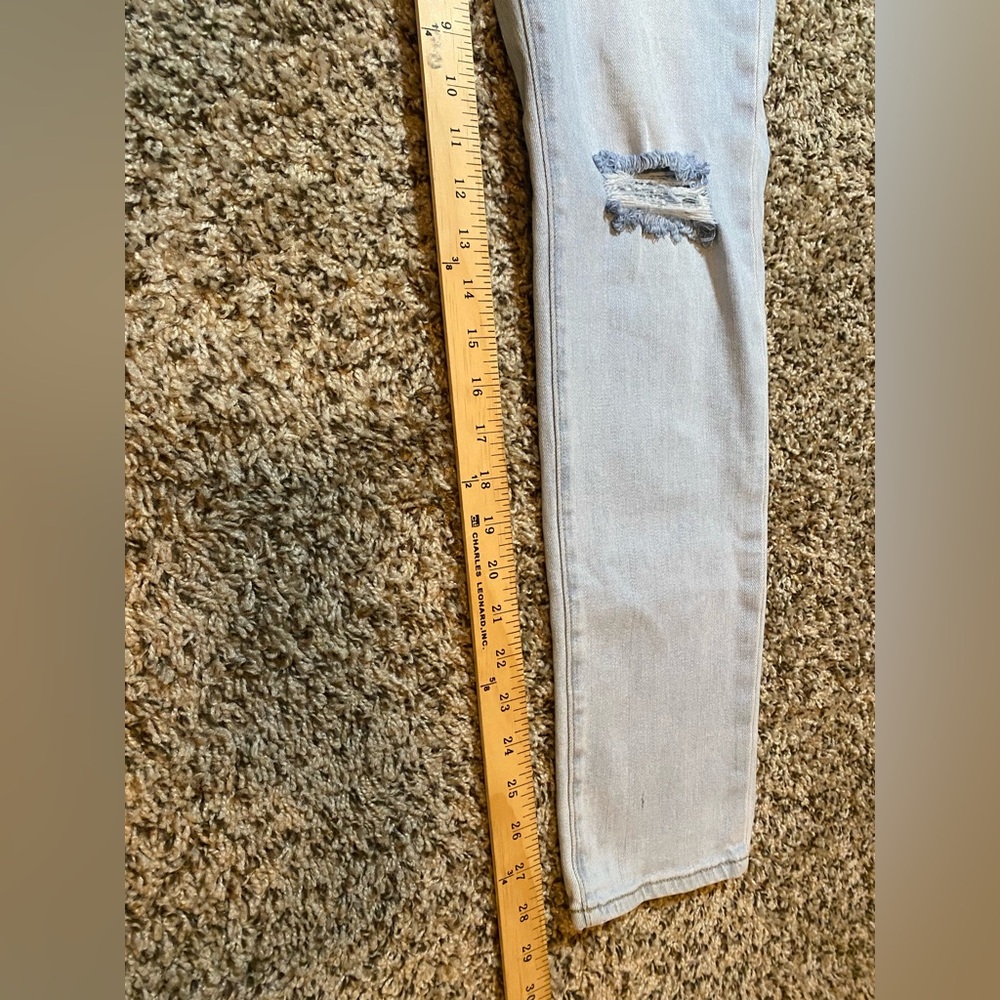 LOFT Light‎ Blue Straight Jeans with Knee Distress - Picture 6 of 7